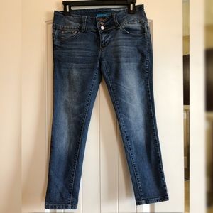 American Eagle. Artist crop size 2